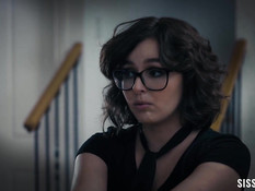 Кудрявая шатенка и сисястая брюнетка с тату трахаются с двумя парнями