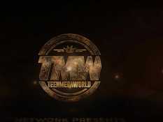 Сиськастая русская брюнетка занялась лесби сексом с молодой шатенкой