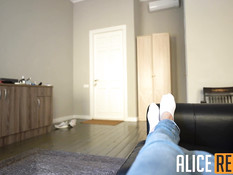 Голубоглазая белокурая красотка отсосала член и дала отыметь в киску