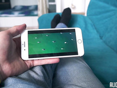 Красивую голубоглазую блондинку отодрали в киску и забрызгали спермой