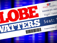 Сисястая азиатская девка с татушками на теле оттрахана секс туристом