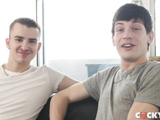 Парень гей отодрал и забрызгал спермой любовника с татушкой на руке