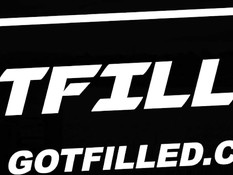 Небритый белый мужик отымел и обкончал молодую сиськастую мулаточку