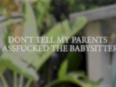 Небритый мужчина отымел юную блондинку в киску и анус возле бассейна