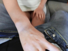 Темноволосую тёлку с обвисшими сиськами отодрали во влагалище и анус