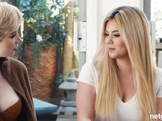 Мужчина отодрал в побритые письки двух молодых сиськастых блондинок