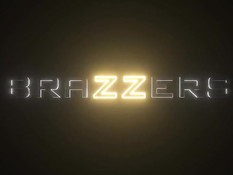 Горячая русская блондинка с большой грудью отпердолена в киску и анус