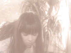 Зрелая блондинка склонила к бурному лесбийскому сексу худую шатенку