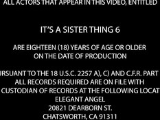 Юные татуированные брюнетка и блондинка занимались лесбийским сексом