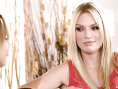 Жаркий лесбийский секс сисястой татуированной девки и грудастой милфы