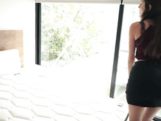 Девчонка риелтор трахается с работником в ремонтируемой им квартире