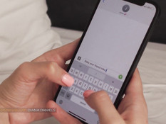 Снял трусики с молодой сиськастой подружки и засадил член в её киску